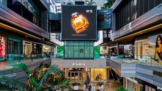 Luxury Retail Venue Advertising: High-Income Consumer Targeting
