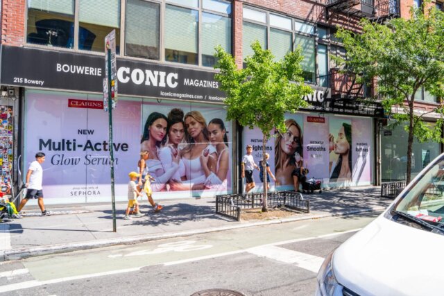 vacant storefront advertising